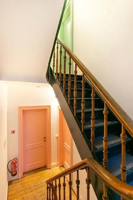 Pink Fairytale-Like Apartment アントウェルペン
